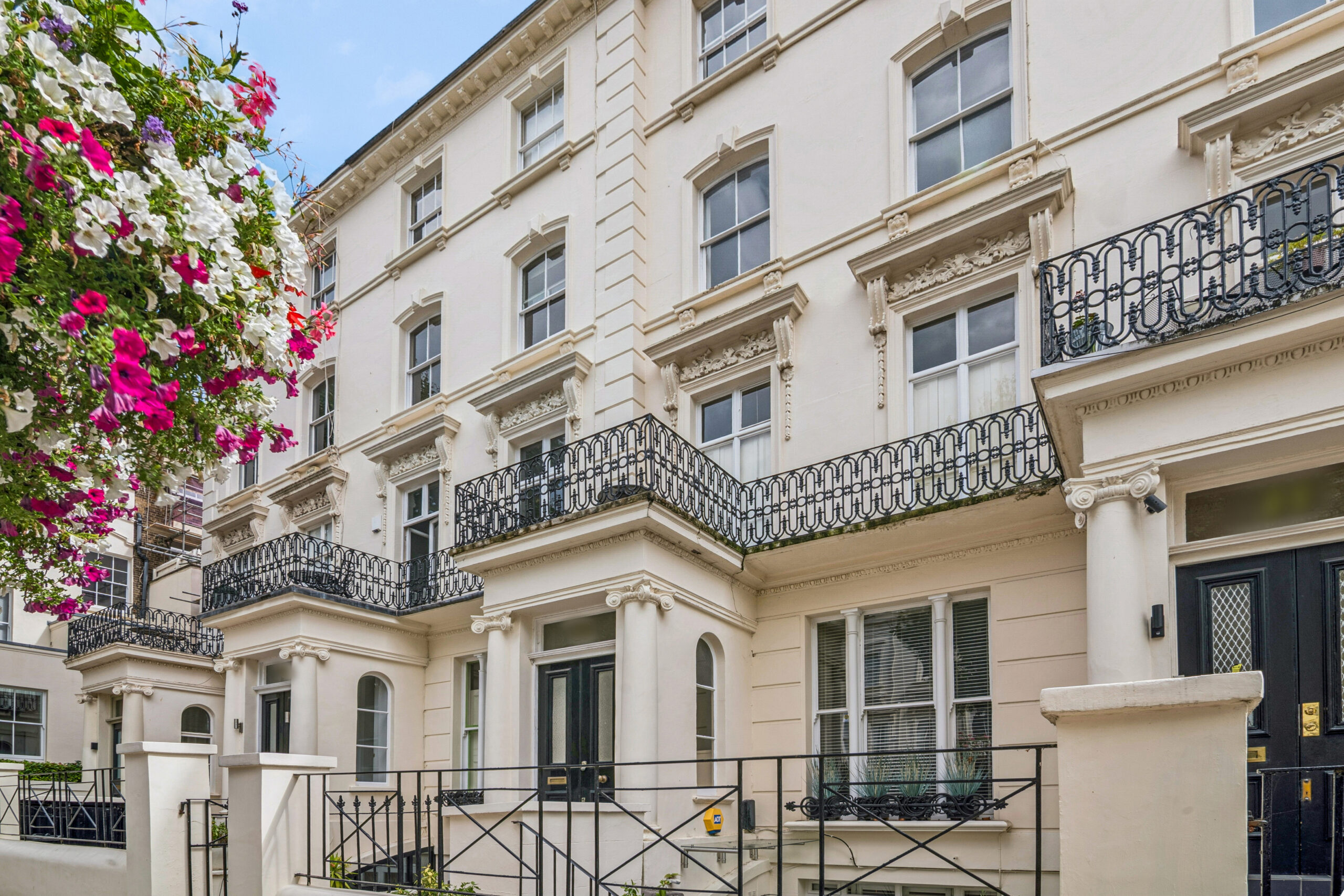 Above, Clarendon Gardens listed to let